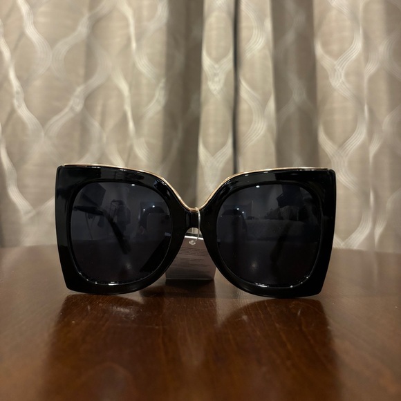 Black Oversized Sunglasses - Picture 2 of 6